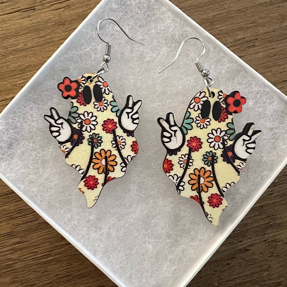 NWOT Peaceful Flower Ghost Halloween Wooden Earrings